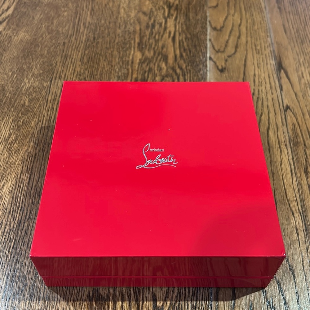 Christian Louboutin
Abracadabra La Palette Refillable Black Case - Picture 2 of 4